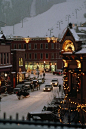 Carriages in the Snow, Leavenworth, Washington
photo via midnight