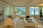 客厅现代橙色灰色蓝色棕色现代客厅吊顶地毯沙发白LOFT复式样板间海景优雅