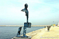 《Les Voyageurs》，作者：Bruno Catalano（这位法国雕塑家以残缺和镂空的作品闻名），地点：马赛。