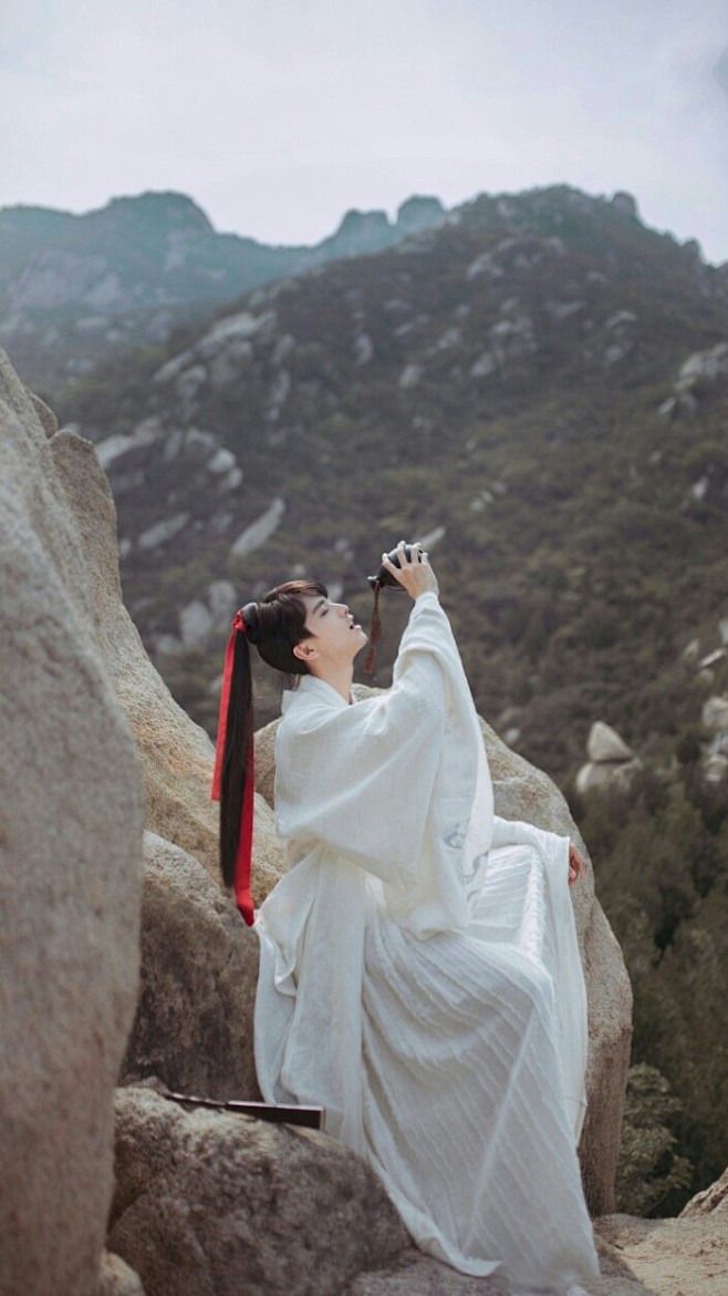 [cp]《何必诗债换酒钱》
[微风]有诗...