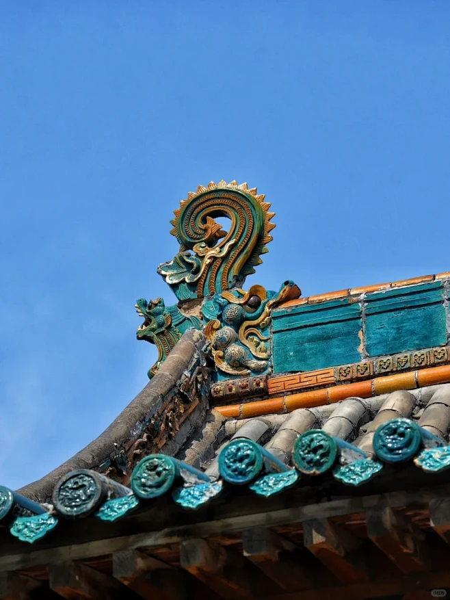 中国古建屋脊两端的吞梁神兽·鸱吻