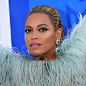 The Adventurine Posts Beyoncé Slays in 4 Jewelry Looks by Lorraine Schwartz at the VMAs