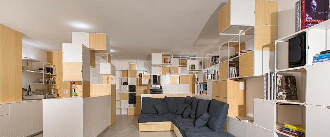 多功能格架环绕的公寓空间 : 在巴黎，法...