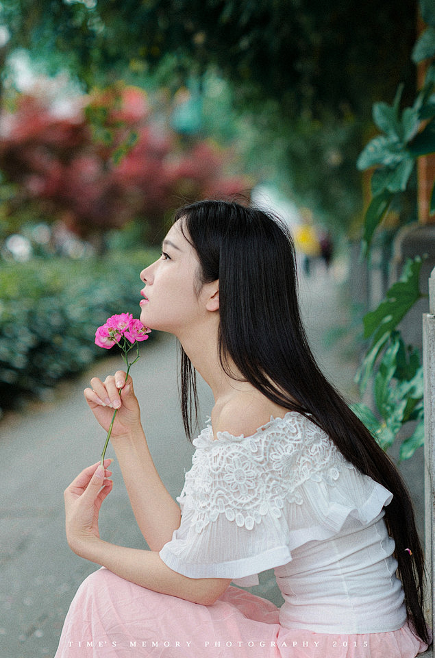 这样的季节，可以，静静的伫立于落开馨暖的...