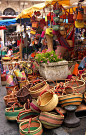 Market baskets  I like the way they display! for more of Mexico, visit www.mainlymexican... #Mexico #Mexican #market #Mercado #tienda #shop