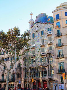 建筑大师 安东尼奥·高迪(Antonio Gaudi）西班牙-花瓣网|陪你做生活的设计师 | a137a43bef2a13dfcf5e
