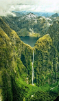 Sutherland Falls and Lake Quill, New Zealand
萨瑟兰瀑布和湖泊的羽毛，新西兰