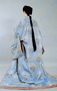 日本时代衣装演变 （十六）明治・大正・昭和时代 : 15、女官夏天的礼服袿袴-花瓣网
