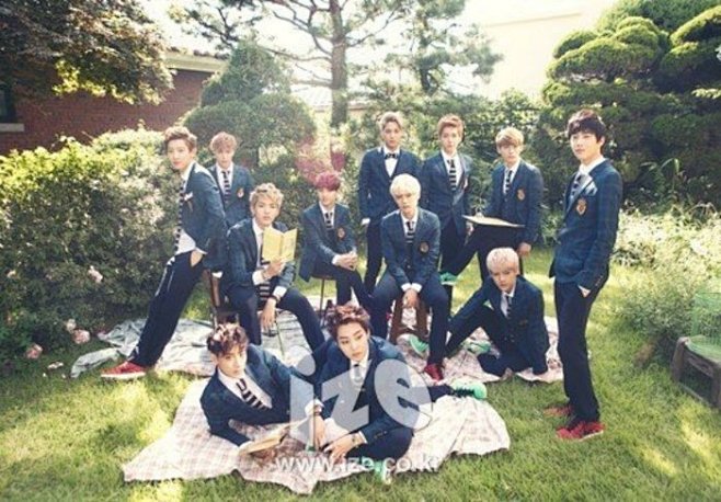 exo12人集体照