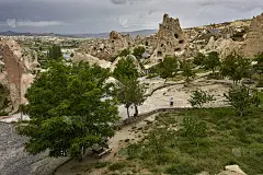 土耳其，在卡帕多西亚的软岩上雕刻而成。这个地方被列入联合国教科文组织世界遗产名录