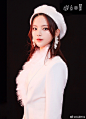 杨超越×湖南卫视跨年演唱会|纯白色的杨超越，在舞台上美的发光～ ​​​​
