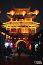 【O洛阳，今天火了】“若问古今兴衰事，请君只看洛阳城。”——2020年央视中秋晚会的主会场，就位于这座千年帝都，牡丹花城。龙门石窟、河图洛书、千年第一古刹白马寺、定鼎门……洛阳，在摄影师@HJT专业吐槽 的镜头下，更是古今勾连，美轮美奂。 ​​​​