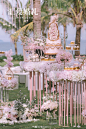 #婚礼严选#【三亚草坪婚礼 | 太阳之光】
一场粉色的草坪婚礼，在蓝天白云和热带的风光里，是最甜美和浪漫的幸福~
婚礼策划：@三亚汇爱婚礼 ​​​​