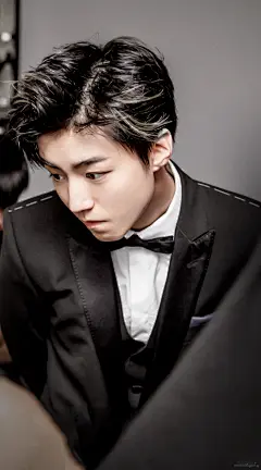 ELLEMEN
「壁纸·最爱的三张」
#王俊凯米兰时装周##王俊凯##王俊凯高能预警# ​​​​