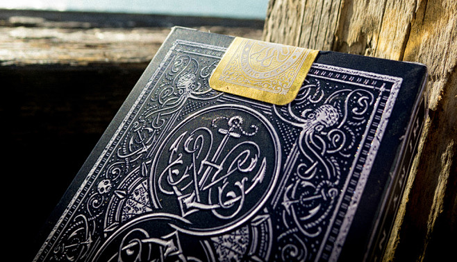 hmnimplayingcardsthedieline