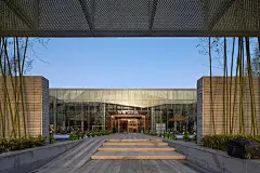 寻美郑州|盘点郑州地产界高颜值实力楼盘的品质设计！ : 　　“赞美城市 共筑生命” 　　“品质筑家 相伴一生” 　　“让生活更美好” 　　“至臻·致远” 　　“品质生活到永远” 　　“美丽事业 美好生活” 　　这些地产商们响亮亮的产品理念，通过设计师之手，以独特的表
