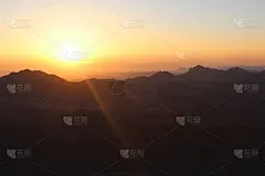 当黑暗遇上光明