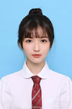 开展新业务#最美证件照#

给@金迪-Vivian 小仙女拍的证件照‍♀️

北京约拍超话少女写真超话 ​​​​