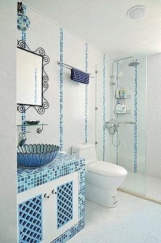 地中海风格卫生间洗手池瓷砖图片