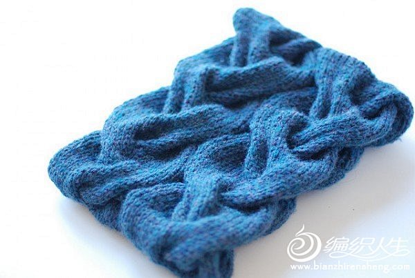 A Very Braidy Cowl b...