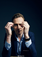 #Tom Hiddleston# by Bryce Duffy for Variety, April 2016 去年抖森捧脸照的成品效果 幕后照戳→O网页链接 ​​​​