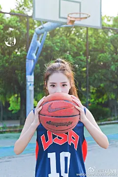 听说穿球衣球鞋的女生会更招人喜欢是这样的么@AJ_Girls @AJCLUB @AJ疯人院 @晒鞋吧Sharebar @GZ-XH55