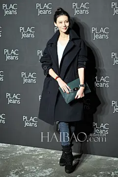 【图】长腿韩妞最给力，搭配简点就能Chic！海报时尚网韩国女明星一周着装精选辑(9月29日-10月5日)！_第18页_日韩明星着装_海报时尚网