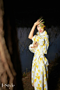 许龄月印花黄裙优雅写真图片