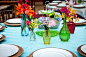 多彩玻璃瓶打造的多彩餐桌装饰 - 多彩玻璃瓶打造的多彩餐桌装饰婚纱照欣赏