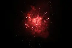 爆炸燃烧素材爆竹璀璨图片免费火花热闹背景春节除夕闪耀多姿多彩点燃高清新年烟花鞭炮喜庆光芒四射818A9200 – 饿狐背景网站-微距高清设计素材免费图片下载海报壁纸摄影背景素材，背景图，背景墙，背景板，背景图片，背景纹理，背景板设计，背景材质，背景大图