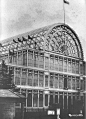 1851年第一届博览会的巨大展馆“水晶宫”