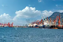 连云港集装箱码头物流塔吊