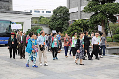 幽幽雅香采集到第六届番禺旅外乡亲恳亲大会贵宾莅临永华艺术馆