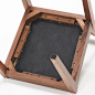 胡桃木軟墊座椅 | 無印良品 MUJI : 以胡桃木製造的椅子。為了增加舒適度，於座位使用了聚氨酯泡沫素材。
