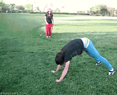 搞笑。损友谁没有几个？