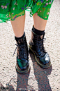 #原宿街拍# Harajuku Girl in Jouetie Green Floral Print Dress, Kate Spade Bag & Dr. Martens  O网页链接 ​​​​