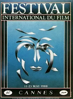 1988年 第41届戛纳电影节海报【用胶片为笔勾勒出一张女人的脸。 这一届中国电影首次入围戛纳的竞赛单元——陈凯歌的《孩子王》，因为同年张艺谋的《红高粱》在柏林电影节上斩获金熊奖，而使得国人对这部影片很是期待，但是影片在戛纳反响平淡，放映期间，很多法国记者和观众嫌节奏缓慢而出去喝咖啡聊天，影后最终也毫无收获，主要是西方观众很难理解《孩子王》的时代背景。这一届金棕榈奖颁给了瑞典导演比尔·奥古斯特的《征服者佩尔》。】