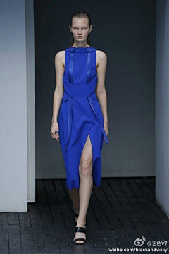 玄色V7采集到Fashion