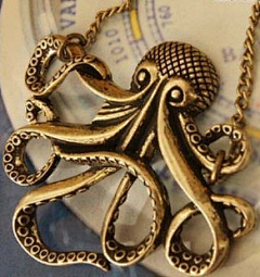 lingdong采集到necklace