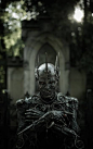 不过我想起这套僵尸风格摄影还是蛮帅的~模特很给力【King of the Zombie. Сemetery. FOTO: Ilja Hubálek Actor: Josef Rarach】