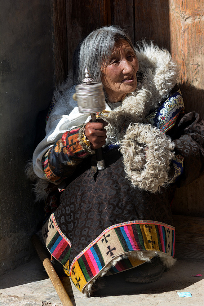 藏族风情人物