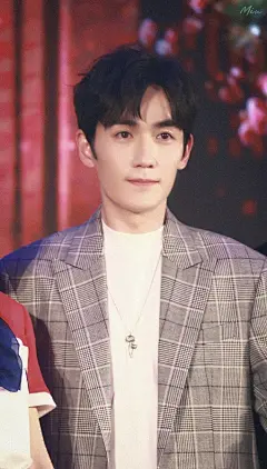 朱一龙齐衡  #朱一龙知否知否应是绿肥红瘦# 
『朱一龙齐衡 zyl』
昨天知否活动上朱一龙太好看了
有君子兮 见之不忘 
一日不见兮 思之如狂  
期待今晚#知否# 小公爷上线(´｡• ᵕ •｡`) ♡
朱一龙冲鸭@朱一龙 ...展开全文c