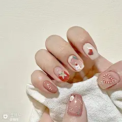 圣诞美甲图片-美甲帮
- - - - - - - - - - - - - -
 ——→ 【 率叶插件，让您的花瓣网更好用！】&gt; https://lvyex.com