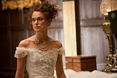 【安娜·卡列尼娜 Anna Karenina 2012】 
凯拉·奈特莉 Keira Knightley
裘德·洛 Jude Law
亚伦·泰勒-约翰逊 Aaron Taylor-Johnson
#电影# #电影海报# #电影截图# #电影剧照#