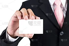 商人出示空白名片