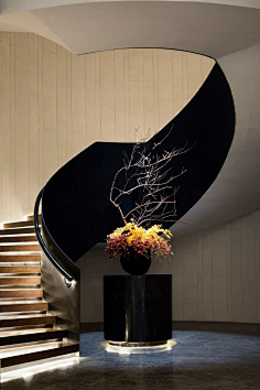 楼梯口造景雕塑