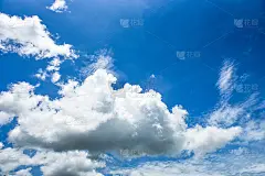 蓝天白云白色的背景。