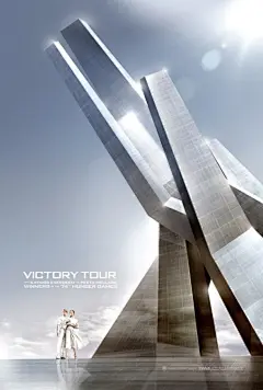 《我是传奇》导演弗朗西斯·劳伦斯执导的系列电影《饥饿游戏》续集《饥饿游戏：星火燎原The Hunger Games: Catching Fire 》最近频频发动宣传攻势，继上月登上《娱乐周刊》封面放出最新剧照，今日又曝光了两款宣传海报，詹妮弗·劳伦斯饰演的女主角“凯特尼斯”与乔什·哈切森饰演的男主角“皮塔”携手亮相，踏上胜利之旅。2013年11月22日北美 | Movie Fans