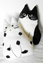 Crochet Cat Pillows.... i wish its free pattern :(