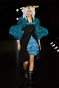 Noir Kei Ninomiya2023春夏高级成衣发布秀_2023Paris,巴黎时装周图片_T台展示_VOGUE时尚网'
